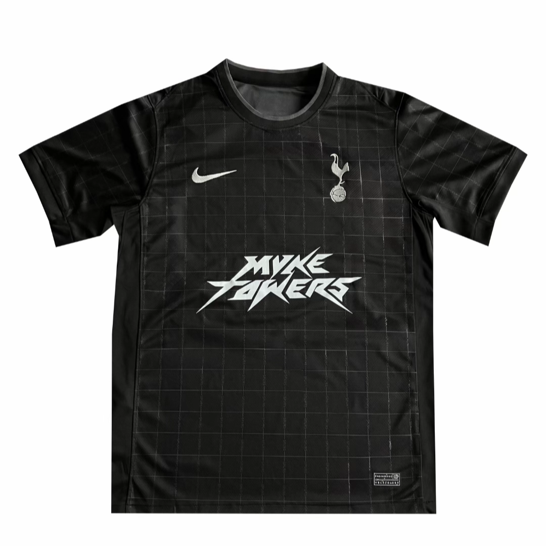 Camiseta Tottenham x Myke Towers